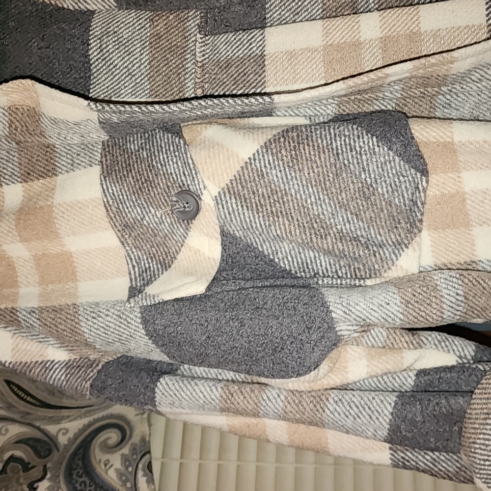 Flannel - Picture 3 of 4